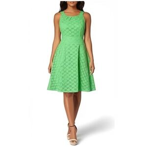 New York & Co Dress Sleeveless Kelly Green Eyelet Fit Flare Size 8 Medium EUC